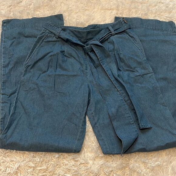 Draper James Wide Leg Medium Wash Chambray Pants with Adjustable Tie Belt - Picture 2 of 7